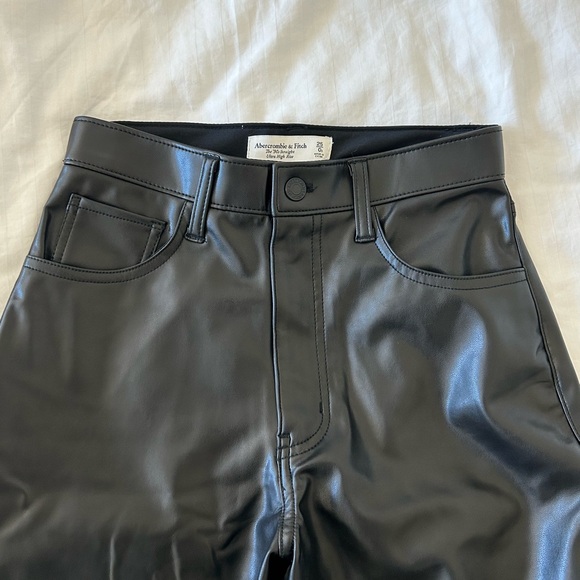 Abercrombie 90’s Straight Ultra High Rise Leather Pants - Picture 2 of 4